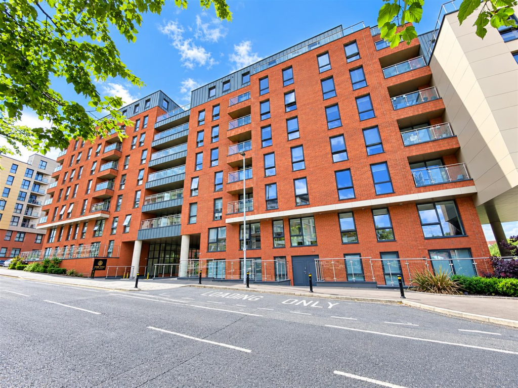 2 bed Apartment for rent in Salford. From Kaytons Estate Agents - Manchester 2 bed Apartment for rent in Salford. From Kaytons Estate Agents - Manchester