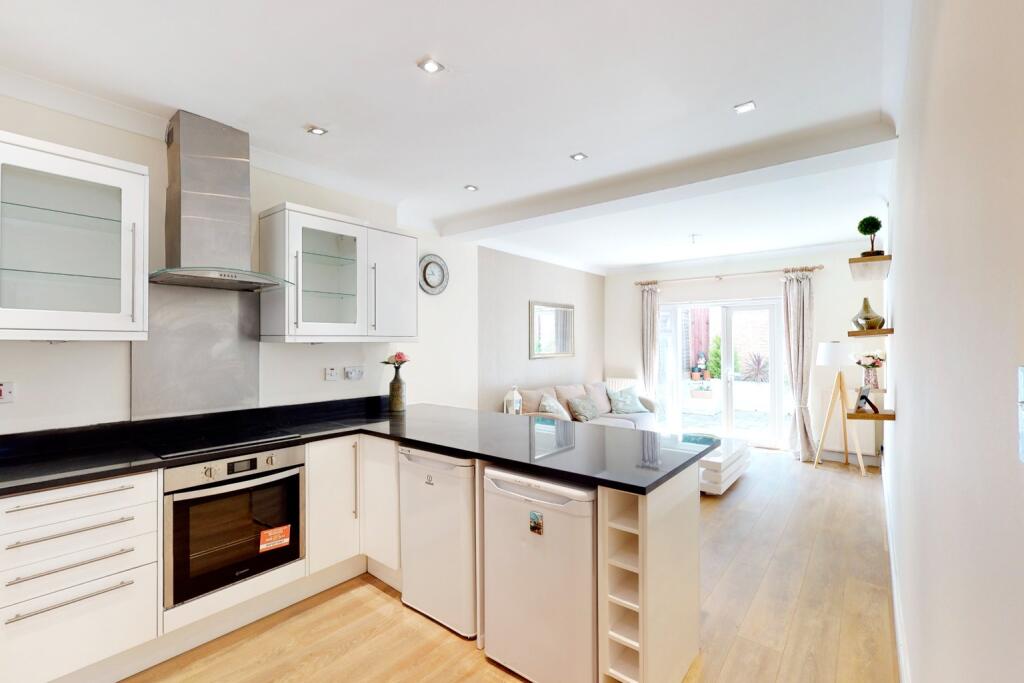 2 bed Apartment for rent in Willesden. From Moreland