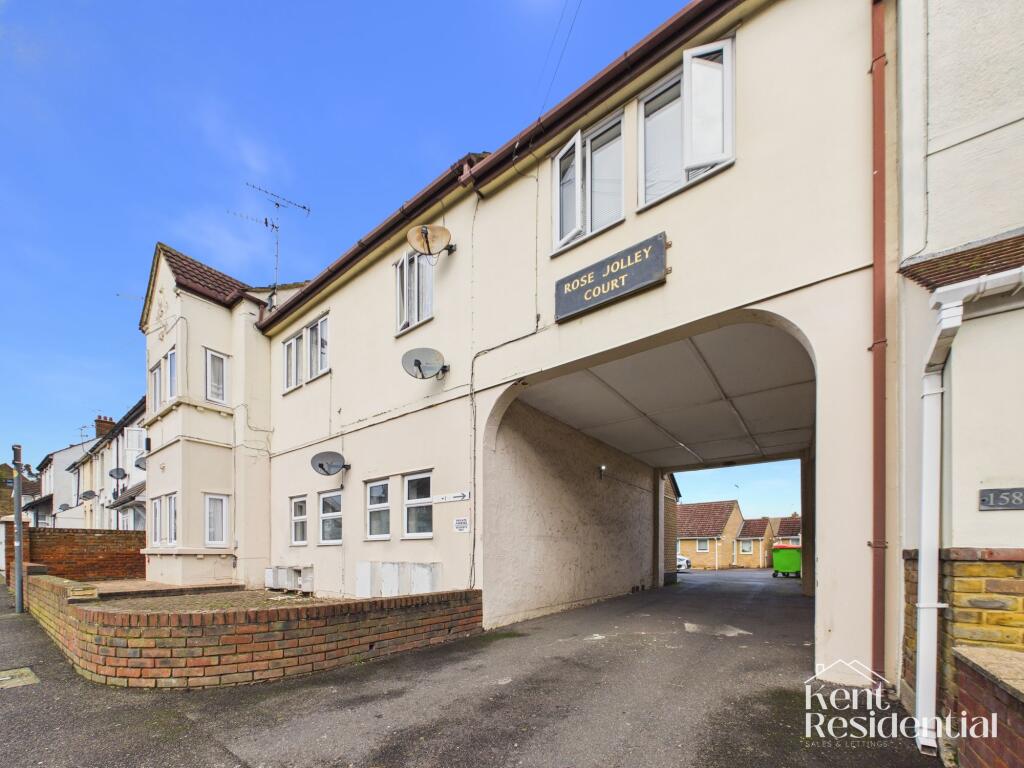 1 bed 1st Floor Flat for rent in Gillingham. From Kent Residential - Chatham