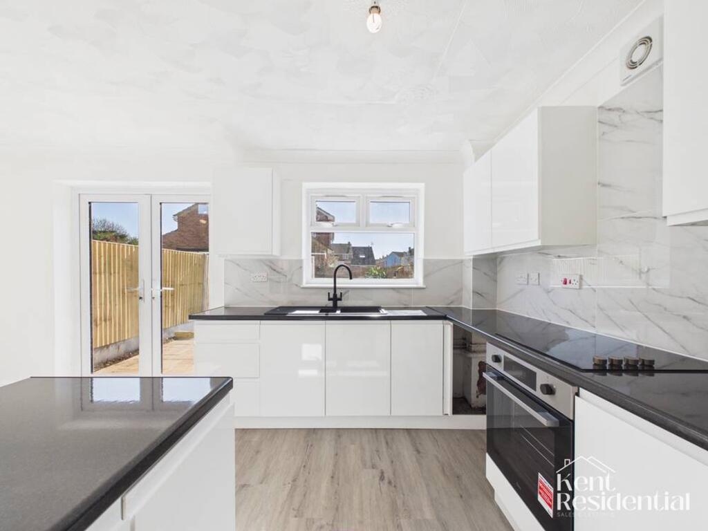 3 bed End of Terrace for rent in Sittingbourne. From Kent Residential - Chatham 3 bed End of Terrace for rent in Sittingbourne. From Kent Residential - Chatham