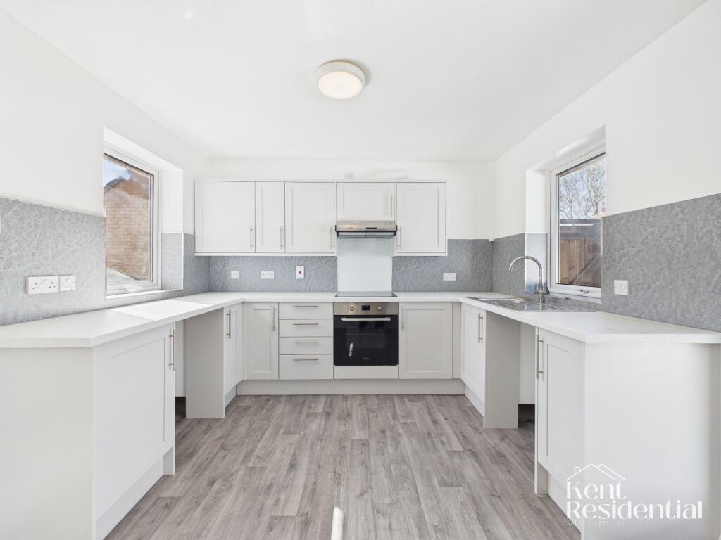 2 bed Detached bungalow for rent in Lower Twydall. From Kent Residential - Chatham 2 bed Detached bungalow for rent in Lower Twydall. From Kent Residential - Chatham