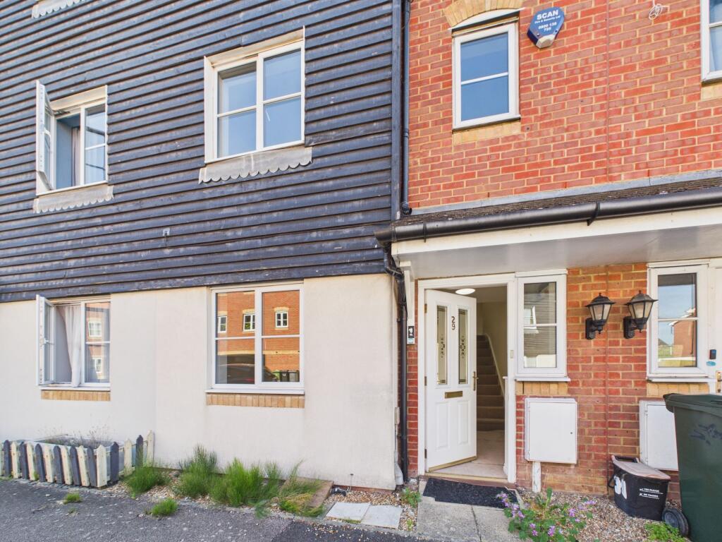 4 bed Mid Terraced House for rent in Ashford. From Kent Residential - Chatham