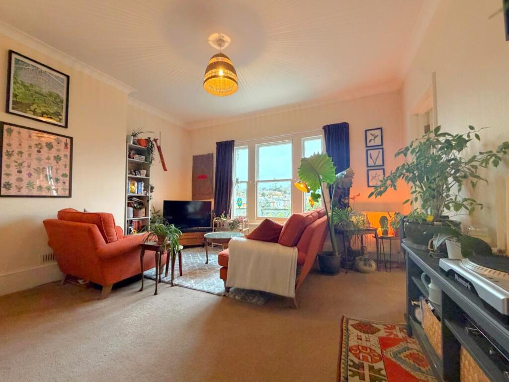 2 bed 1st Floor Flat for rent in Wimbledon. From Rentals and Sales