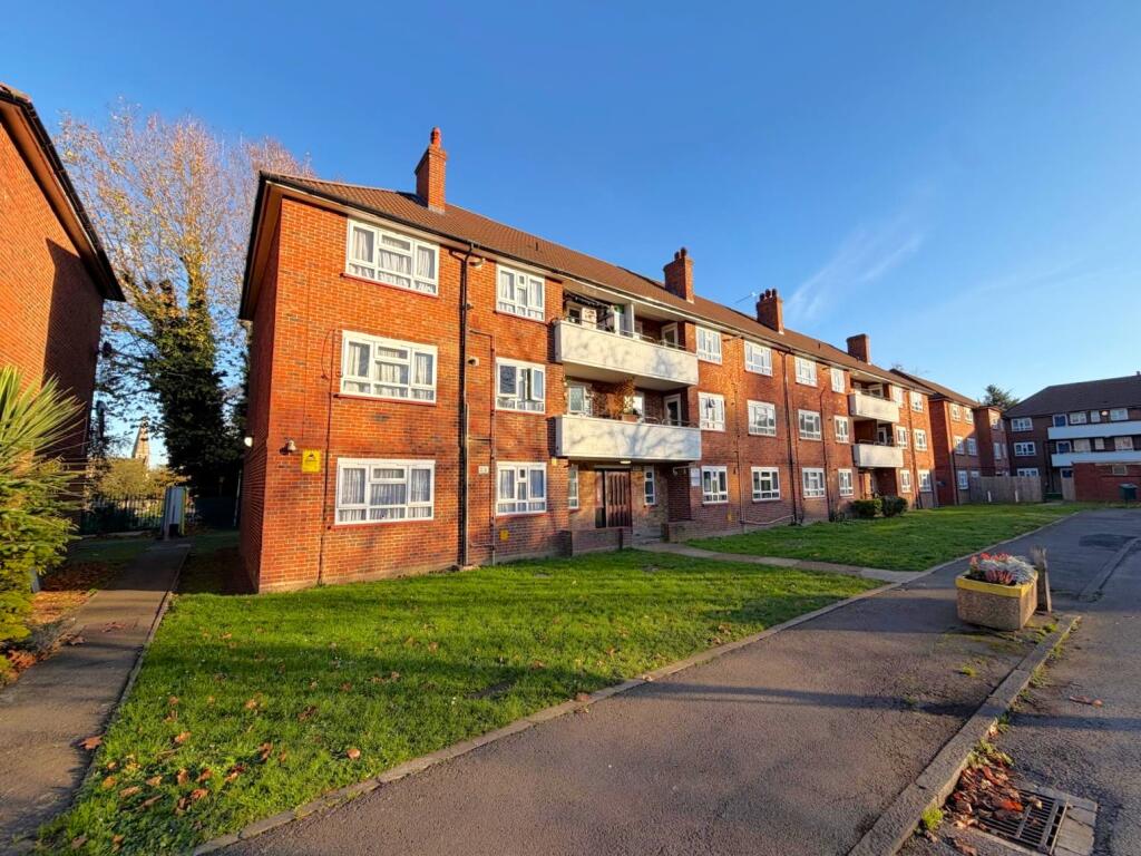 2 bed 1st Floor Flat for rent in Wimbledon. From Rentals and Sales
