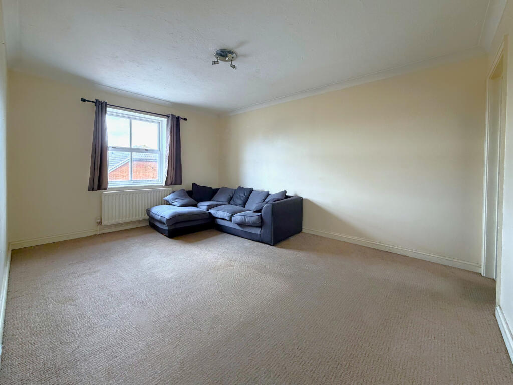 1 bed 1st Floor Flat for rent in Mitcham. From Rentals and Sales