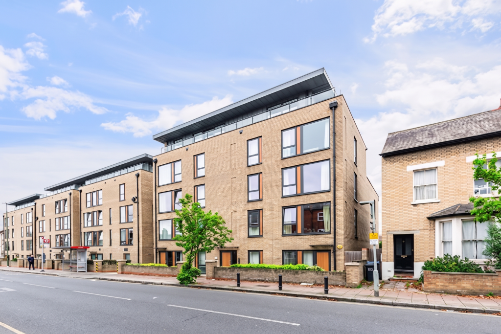 1 bed House (unspecified) for rent in Wimbledon. From Rentals and Sales