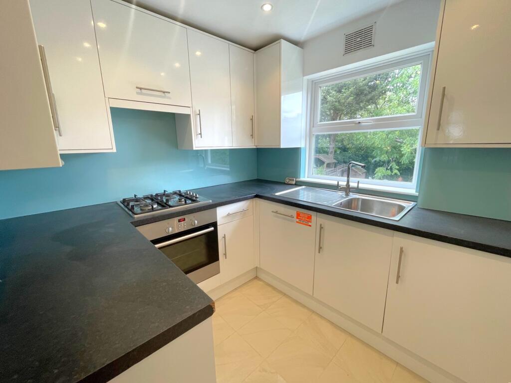 4 bed 1st Floor Flat for rent in Wimbledon. From Rentals and Sales