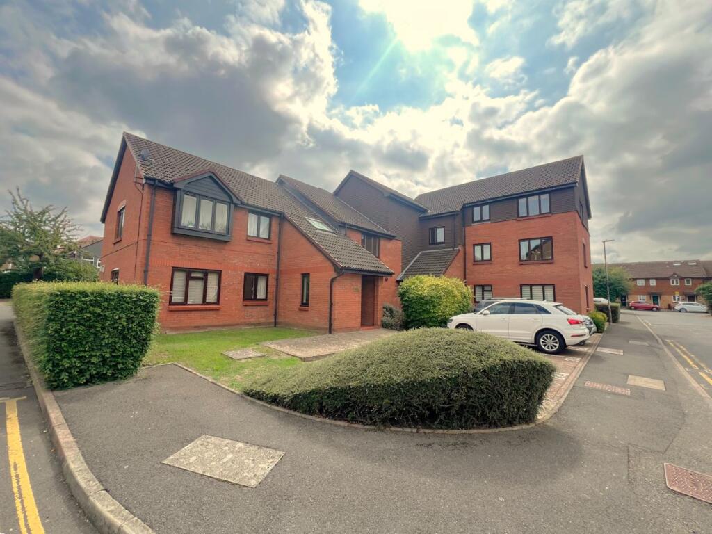 2 bed 1st Floor Flat for rent in Merton. From Rentals and Sales
