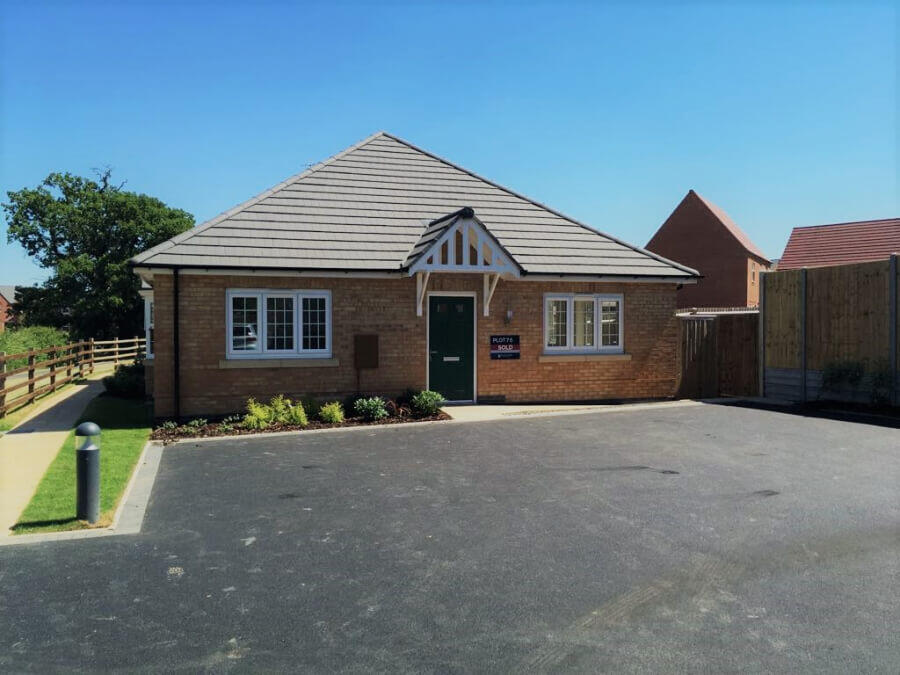 2 bed Bungalow for rent in Leicester. From Rentals and Sales
