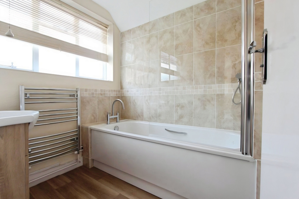 2 bed 1st Floor Flat for rent in Saffron Walden. From Kevin Henry - Saffron Walden