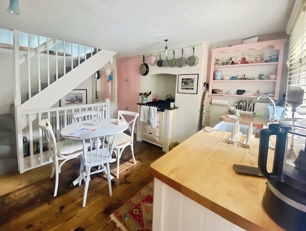 1 bed Mid Terraced House for rent in Saffron Walden. From Kevin Henry - Saffron Walden
