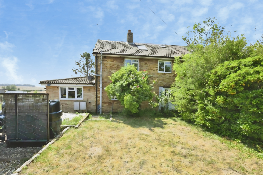 4 bed Semi Detached for rent in West Wickham. From Kevin Henry - Saffron Walden 4 bed Semi Detached for rent in West Wickham. From Kevin Henry - Saffron Walden