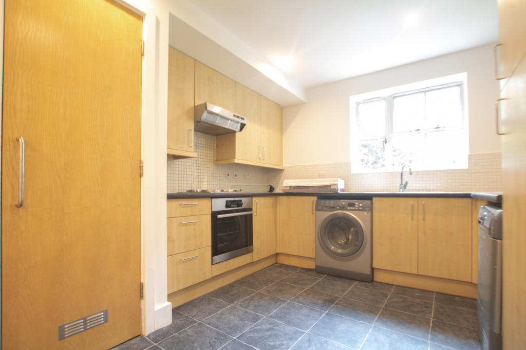 2 bed Mid Terraced House for rent in Bermondsey. From Residential Realtors