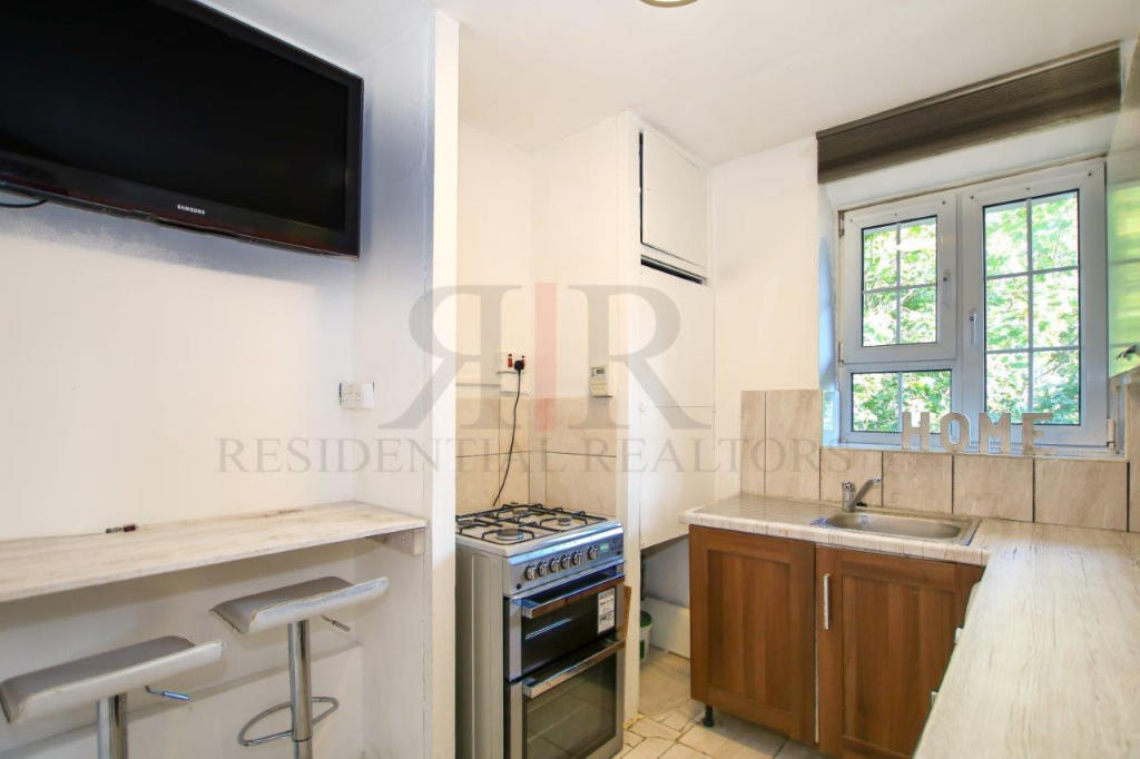 3 bed Apartment for rent in Bermondsey. From Residential Realtors