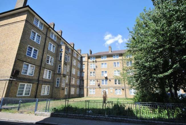 3 bed Flat for rent in Bermondsey. From Residential Realtors