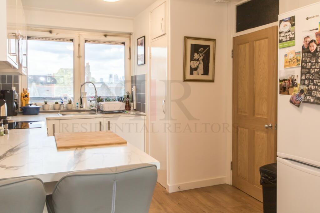 3 bed Flat for rent in London. From Residential Realtors