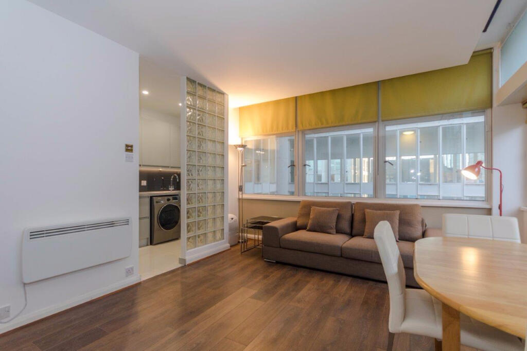 2 bed Apartment for rent in London. From Residential Realtors