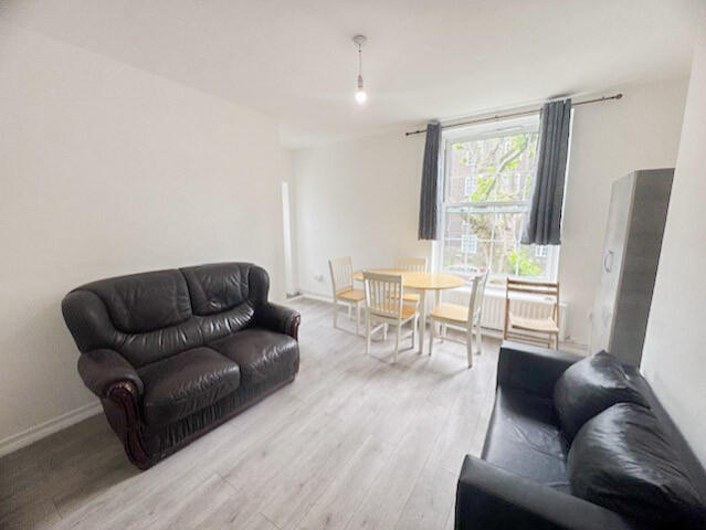 1 bed 1st Floor Flat for rent in Farleigh. From Residential Realtors - London