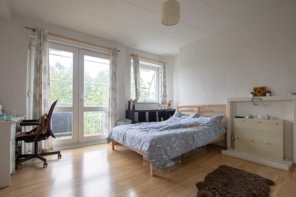 2 bed Apartment for rent in London. From Residential Realtors - London