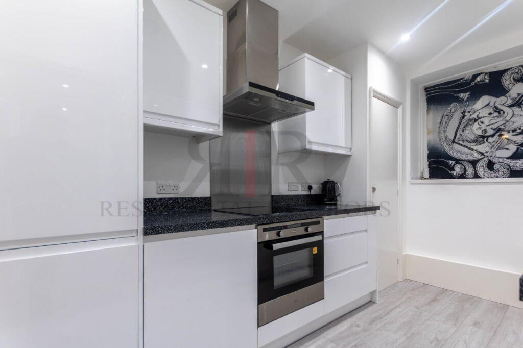 2 bed Apartment for rent in London. From Residential Realtors - London