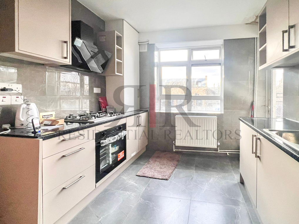 3 bed 1st Floor Flat for rent in Camberwell. From Residential Realtors - London