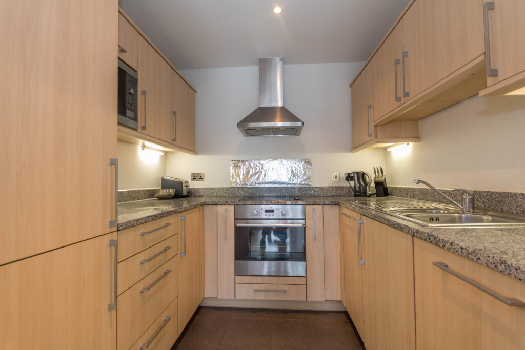 3 bed Apartment for rent in London. From Residential Realtors - London