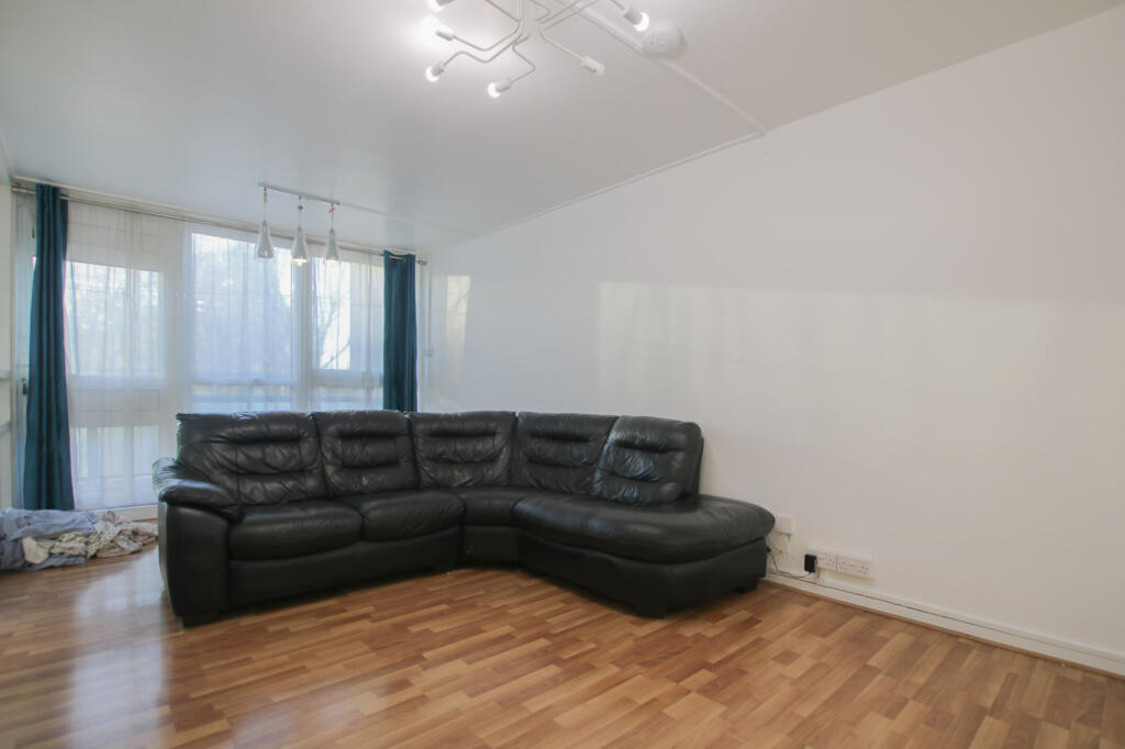 2 bed Annexe for rent in Barking. From Residential Realtors - London