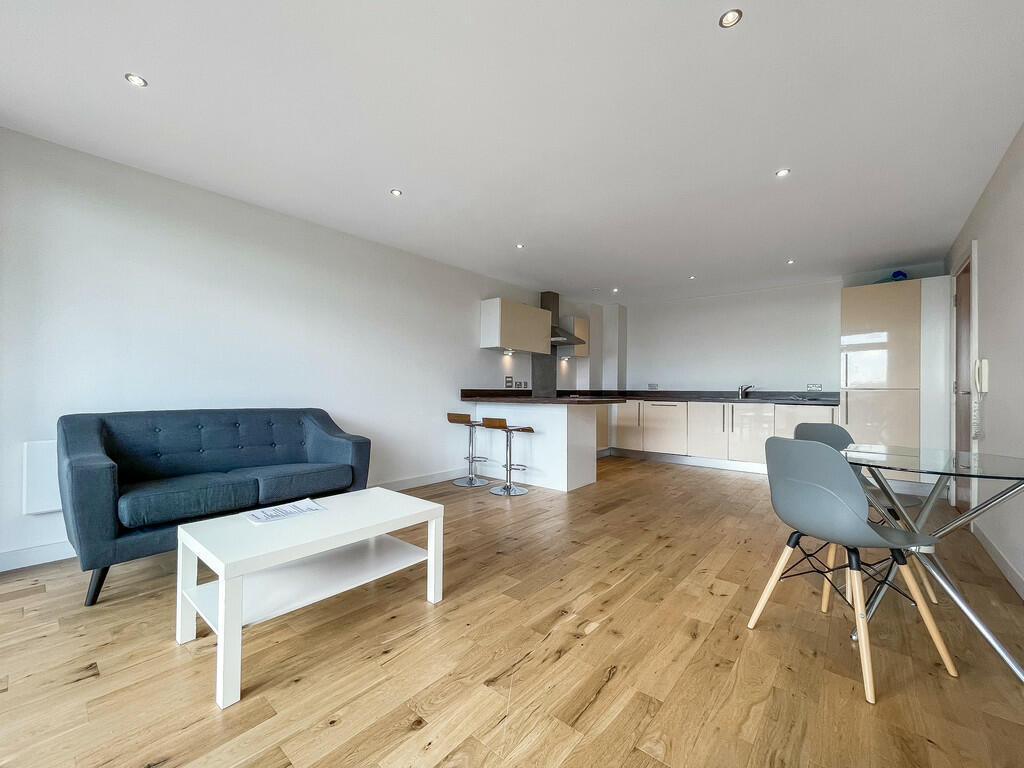 2 bed 1st Floor Flat for rent in Bermondsey. From Residential Realtors - London 2 bed 1st Floor Flat for rent in Bermondsey. From Residential Realtors - London