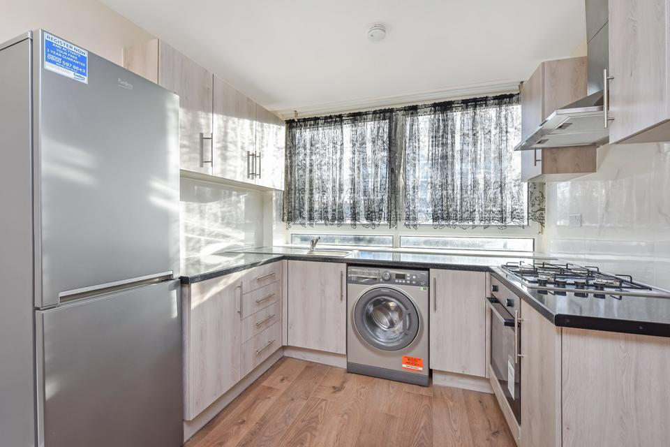 3 bed 1st Floor Flat for rent in London. From Residential Realtors - London