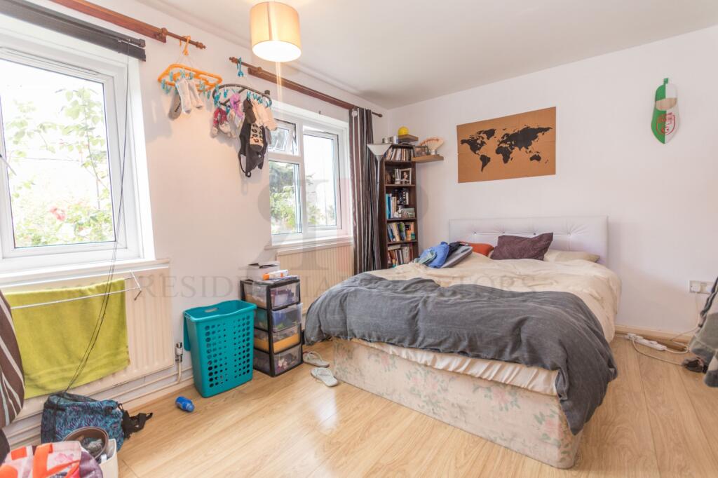 3 bed Apartment for rent in Bermondsey. From Residential Realtors - London 3 bed Apartment for rent in Bermondsey. From Residential Realtors - London