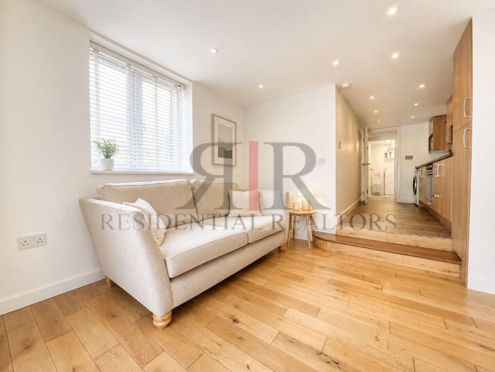 2 bed Mid Terraced House for rent in Camberwell. From Residential Realtors - London 2 bed Mid Terraced House for rent in Camberwell. From Residential Realtors - London