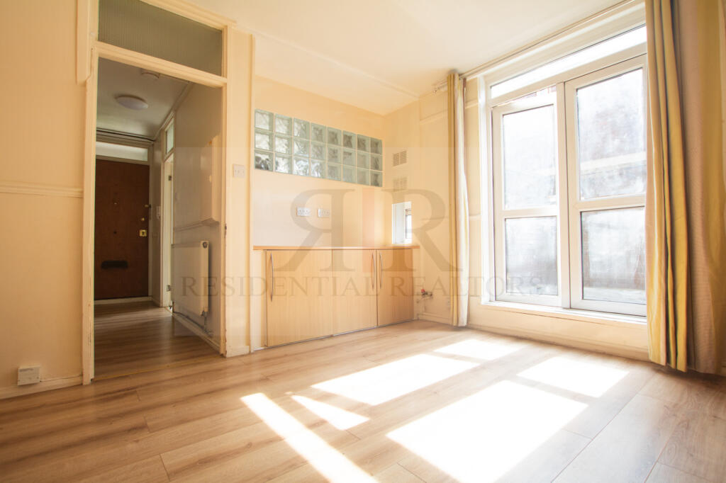 3 bed 1st Floor Flat for rent in Clapham. From Residential Realtors - London 3 bed 1st Floor Flat for rent in Clapham. From Residential Realtors - London