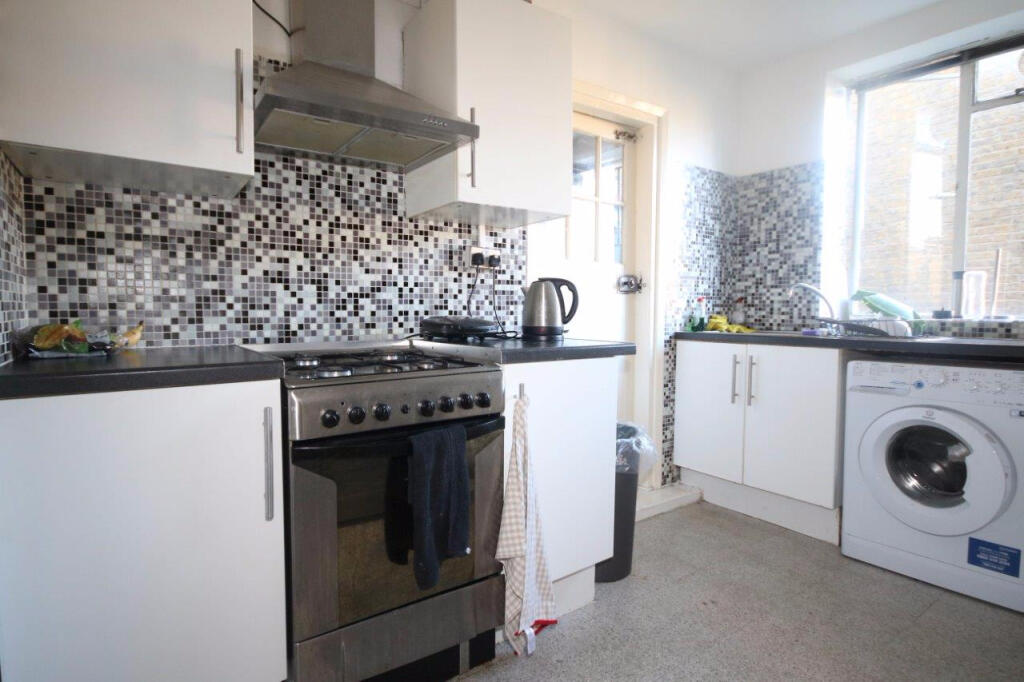 3 bed Apartment for rent in Islington. From Residential Realtors - London