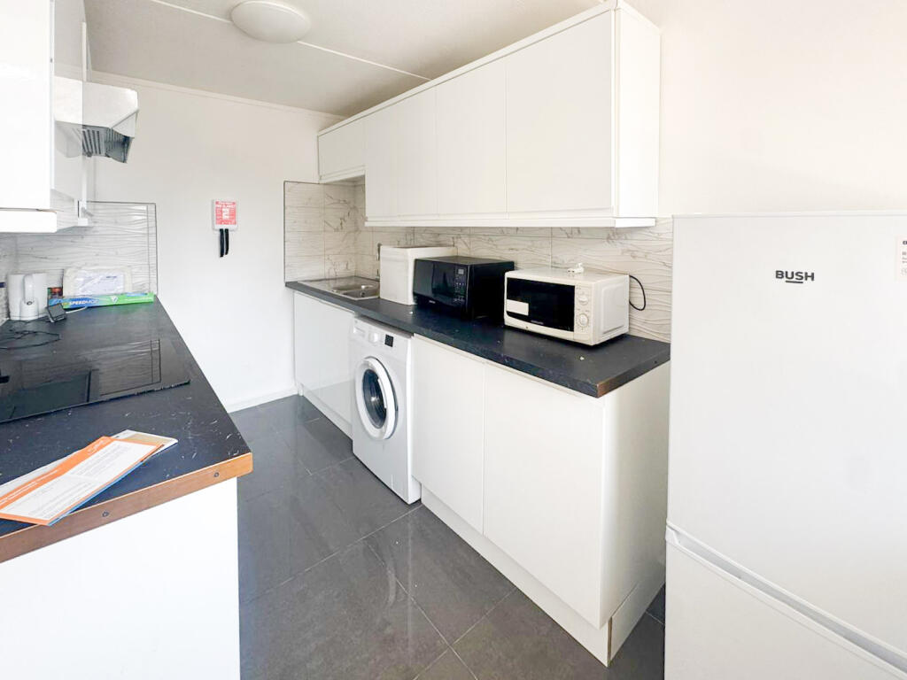 4 bed Apartment for rent in Camberwell. From Residential Realtors - London 4 bed Apartment for rent in Camberwell. From Residential Realtors - London