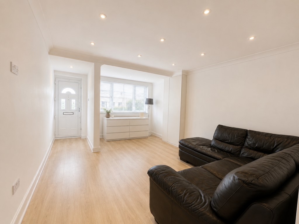 3 bed Mid Terraced House for rent in Dagenham. From Residential Realtors - London