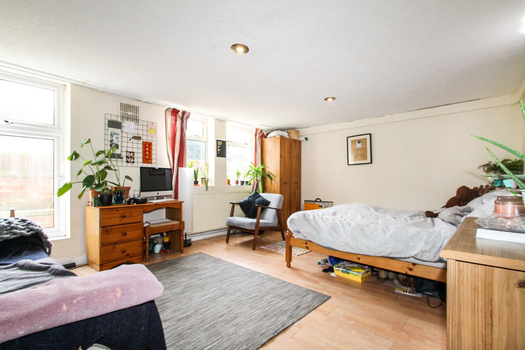2 bed 1st Floor Flat for rent in Deptford. From Residential Realtors - London 2 bed 1st Floor Flat for rent in Deptford. From Residential Realtors - London
