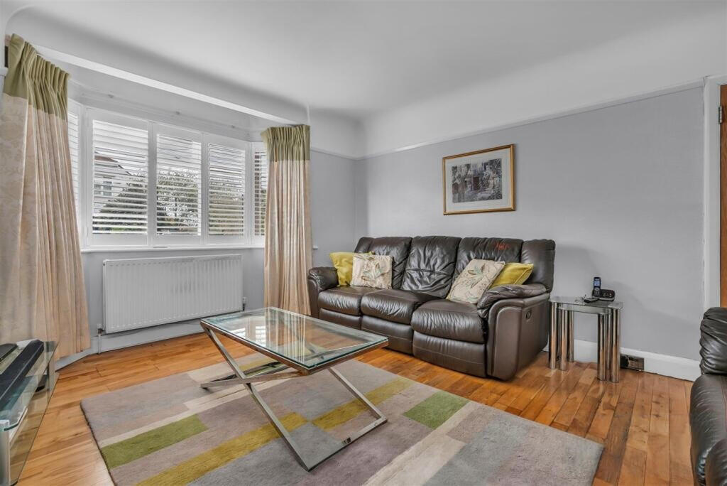 3 bed Mid Terraced House for rent in Rucklers Lane. From Residential Realtors - London