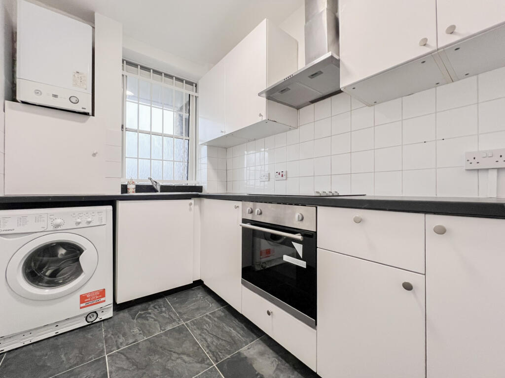 2 bed 1st Floor Flat for rent in London. From Residential Realtors - London