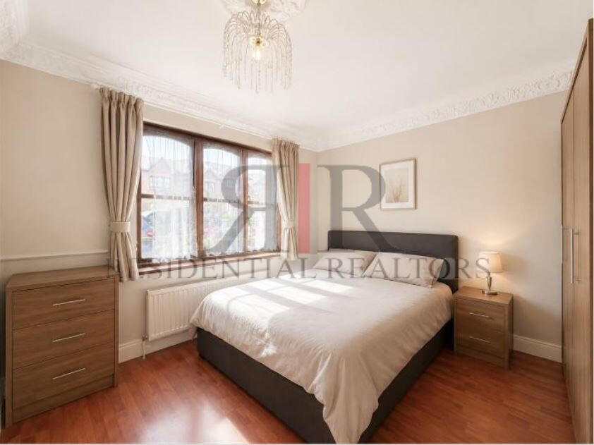 4 bed Mid Terraced House for rent in Bow. From Residential Realtors - London 4 bed Mid Terraced House for rent in Bow. From Residential Realtors - London
