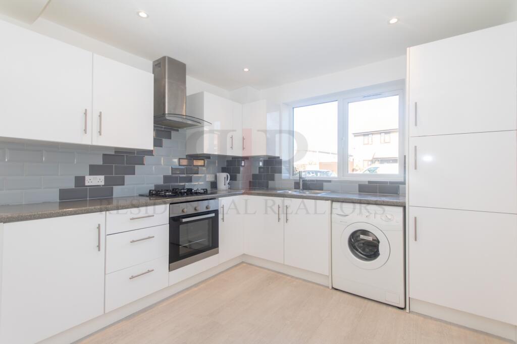 3 bed Mid Terraced House for rent in Ilford. From Residential Realtors - London