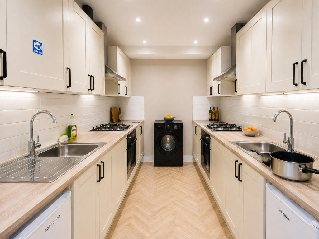 4 bed Studio for rent in London. From Residential Realtors - London 4 bed Studio for rent in London. From Residential Realtors - London