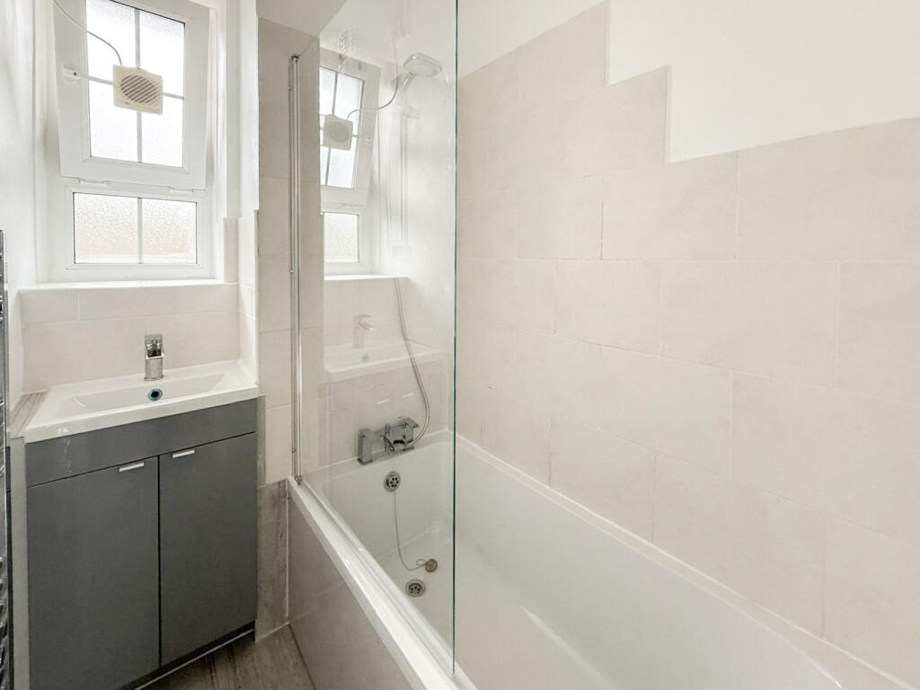 2 bed 1st Floor Flat for rent in Bermondsey. From Residential Realtors - London