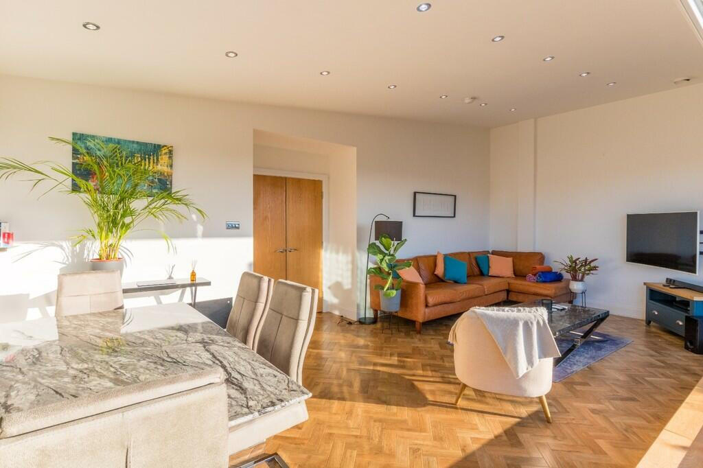 2 bed Mid Terraced House for rent in Rucklers Lane. From Residential Realtors - London