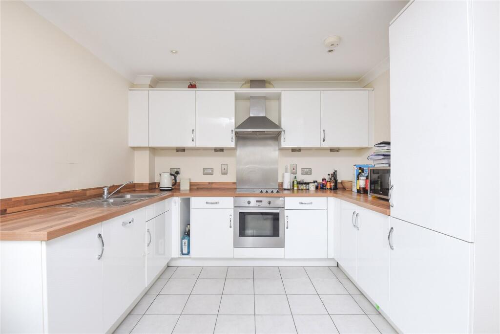 1 bed Apartment for rent in London. From Residential Realtors - London
