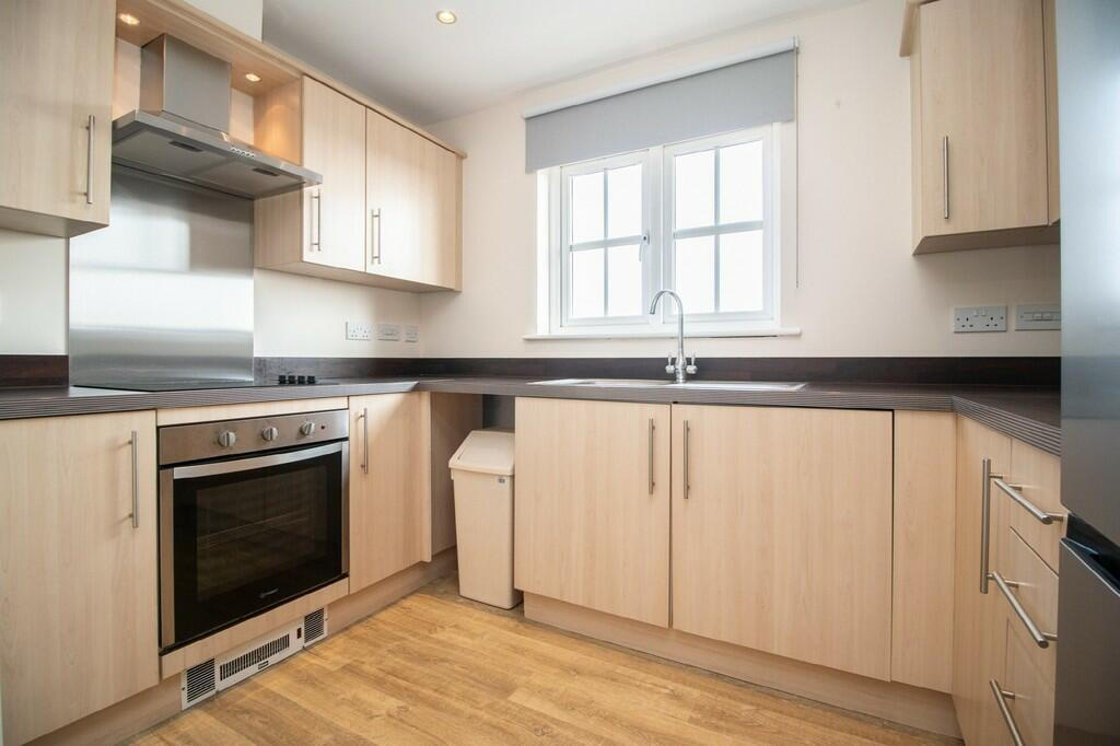 2 bed Mid Terraced House for rent in London. From Residential Realtors - London 2 bed Mid Terraced House for rent in London. From Residential Realtors - London