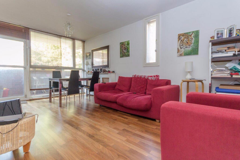 2 bed Apartment for rent in London. From Residential Realtors - London