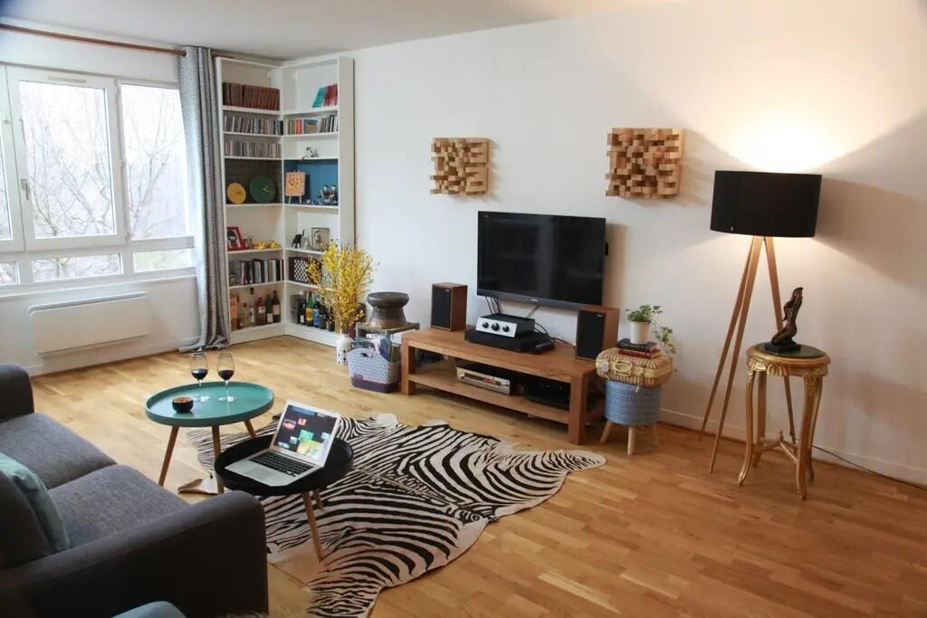 4 bed Mid Terraced House for rent in London. From Residential Realtors - London