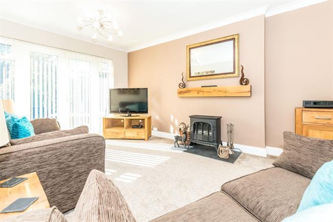 3 bed End of Terrace for rent in Ilford. From Residential Realtors - London 3 bed End of Terrace for rent in Ilford. From Residential Realtors - London