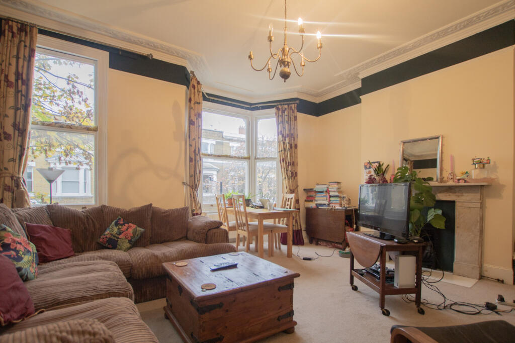 4 bed 1st Floor Flat for rent in Camberwell. From Residential Realtors - London 4 bed 1st Floor Flat for rent in Camberwell. From Residential Realtors - London