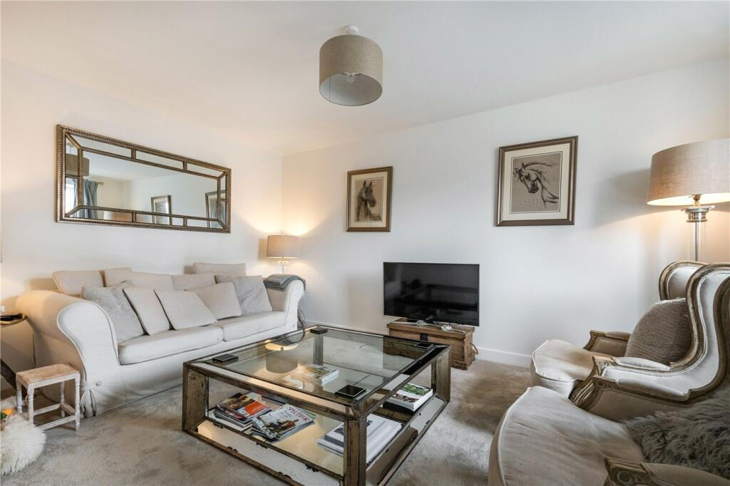 3 bed Semi Detached for rent in Romford. From Residential Realtors - London